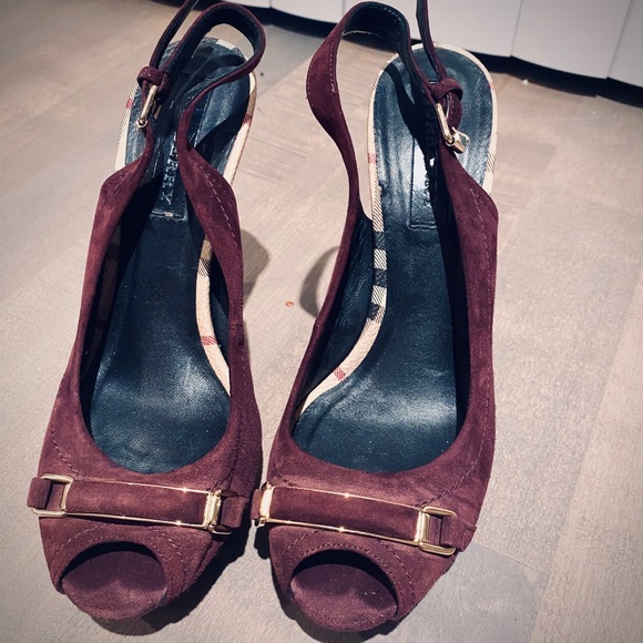 Authentic Burberry suede heels - Picture 9 of 9